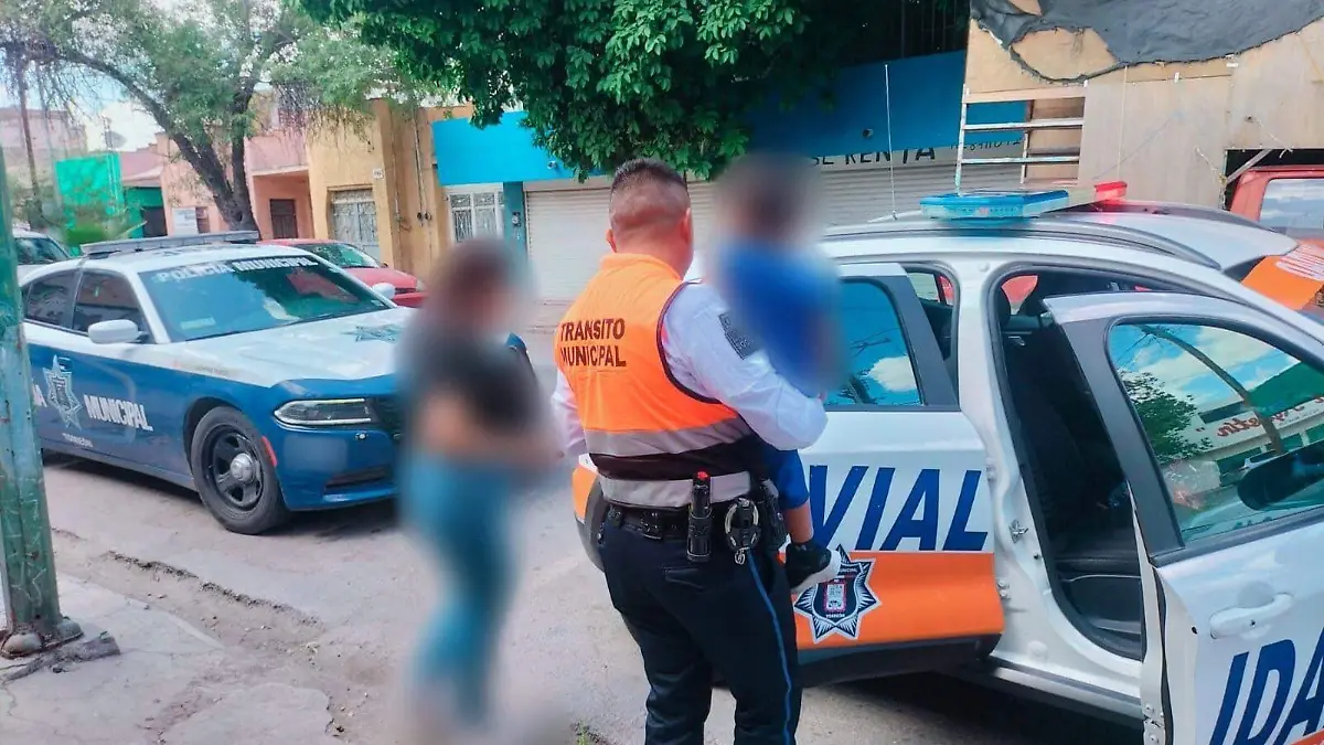 Agentes de Vialidad rescatan a mujer e hijo víctimas de violencia